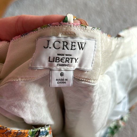 J. Crew Button-up midi skirt Liberty fabric Mini Floral Walk size 6 fits like 4 - Picture 7 of 10